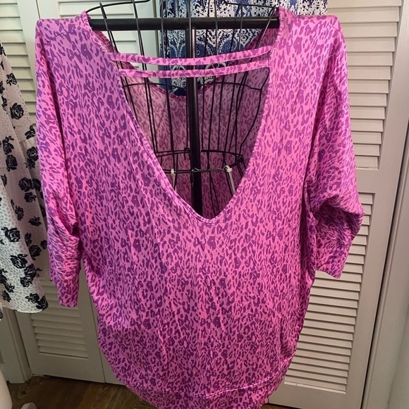 (P4-56) NWT Torrid size 4 (4X) v neck purple animal print soft stretch comfy - Picture 2 of 16
